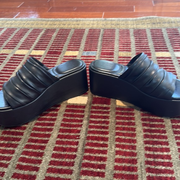 Marc Fisher Wedges 71/2 - Picture 8 of 13